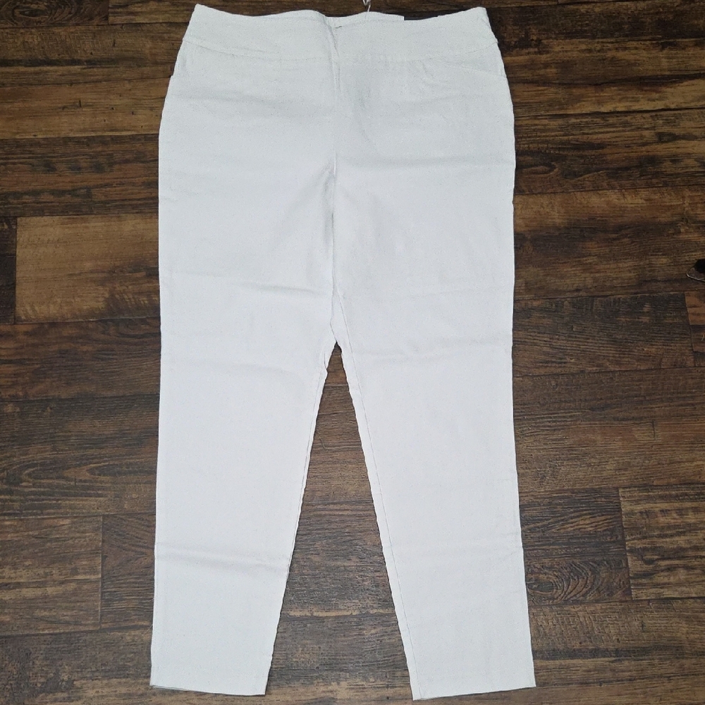 Versona Crisp White Ankle Pants